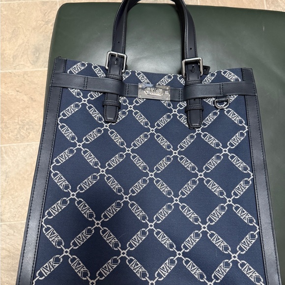 MK Michael Kors Navy Blue Designer Tote Bag - Picture 1 of 11